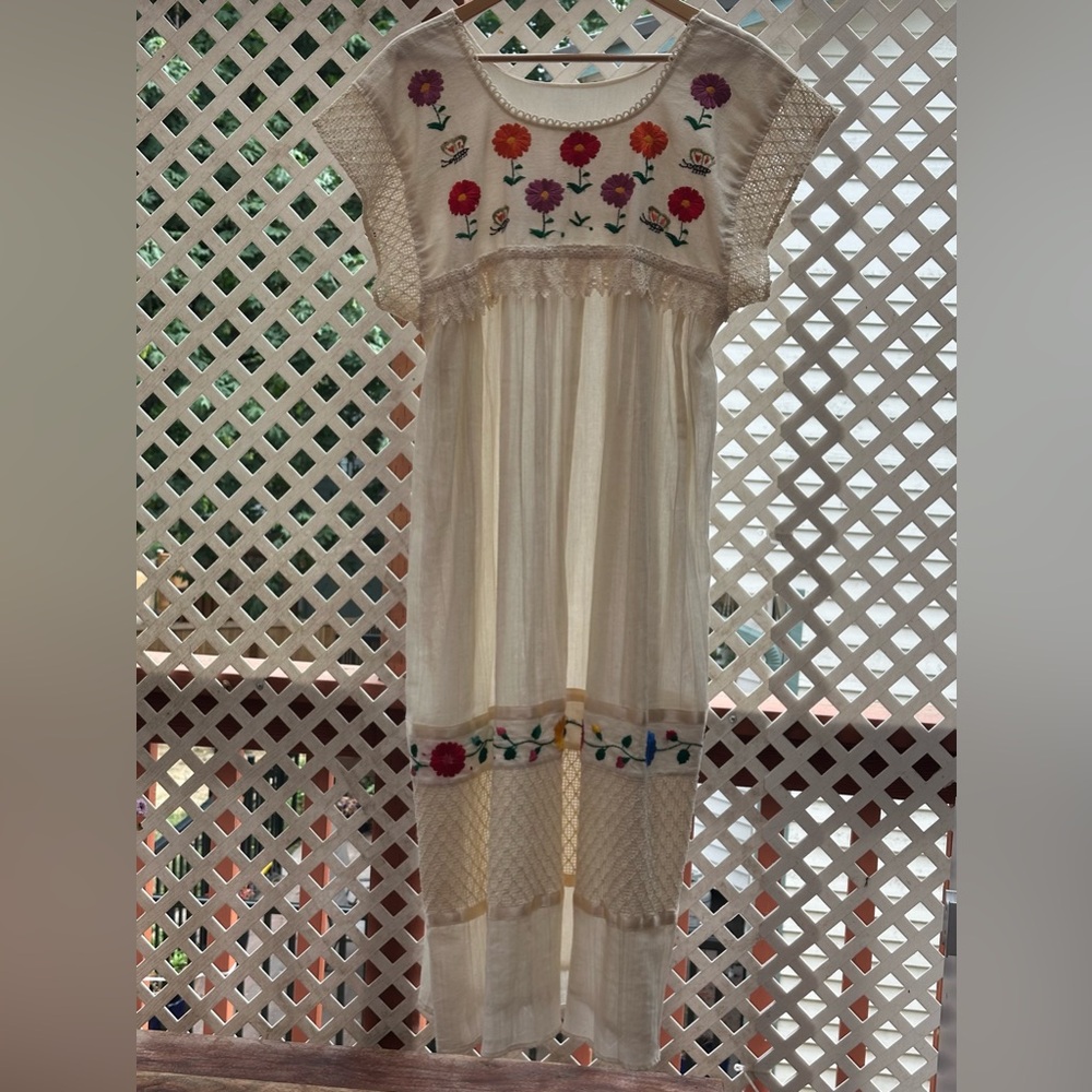 Vintage Cream Boho Maxi Dress with Floral Embroidery